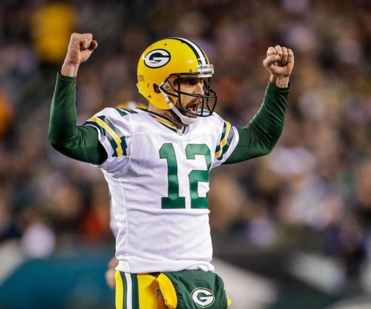 Quiere Rodgers jugar vs Bears pese a lesión en costillas