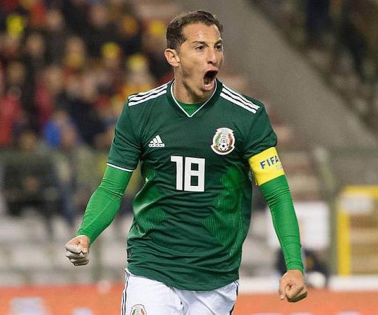 Canelo no sabe cómo funciona un vestuario: Guardado