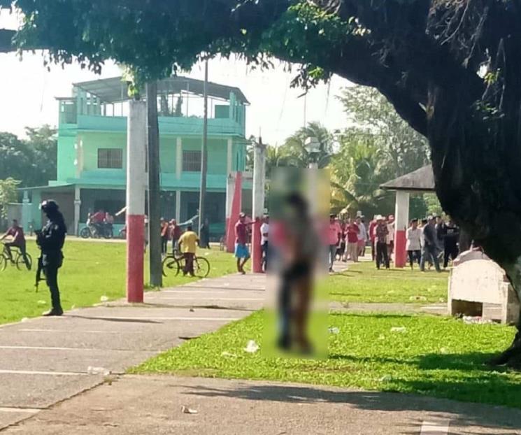 Linchan y cuelgan a presunto sicario en Tabasco Linchan y cuelgan a presunto sicario en Tabasco