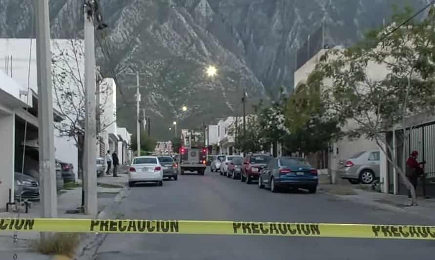 Las autoridades investigan la muerte de una mujer, quien presentaba lo que parecen ser diversos golpes en la cabeza