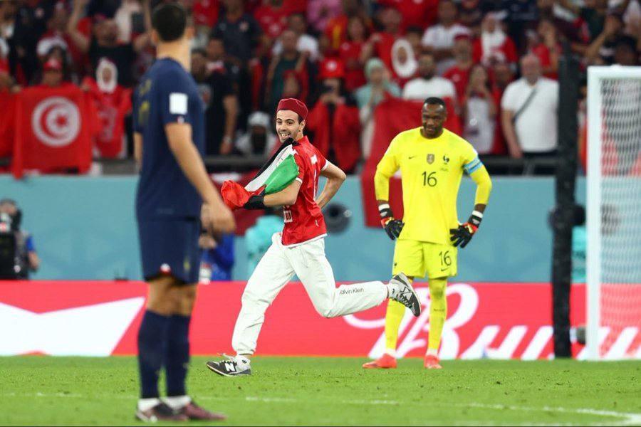 Otra invasión a cancha en otro estadio de Qatar