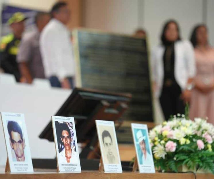 Petro pide perdón por genocidio paramilitar