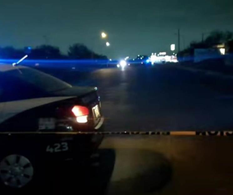 Mujer muere arrollada al intentar cruzar avenida