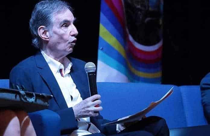 Confía en que instituciones democráticas podrán resistir