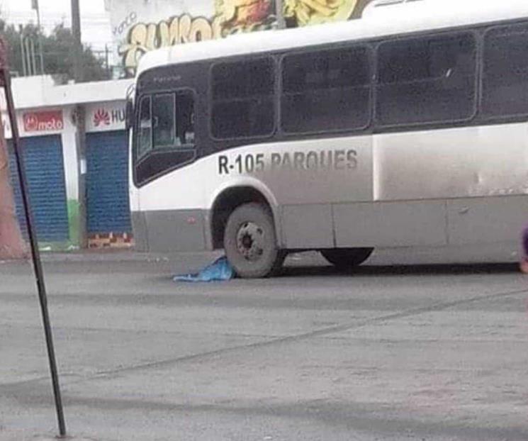 Arrolla y mata camión  a peatón en Pueblo Nuevo