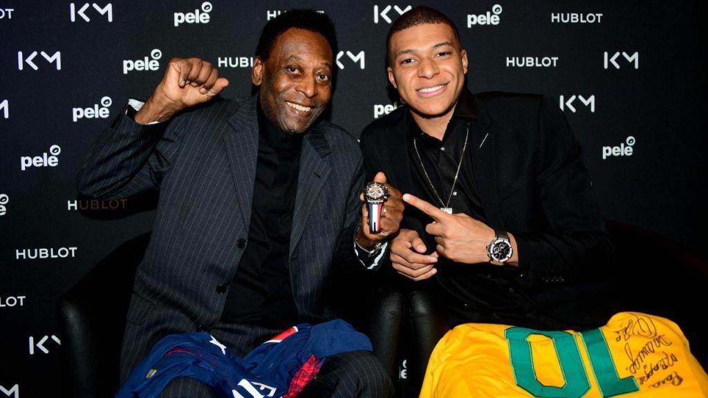 Estrellas del futbol le mandan mensajes de apoyo