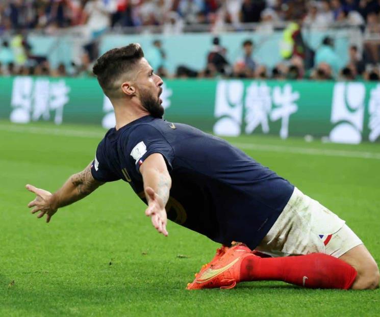 Sueña Giroud con bicampeonato francés en Qatar