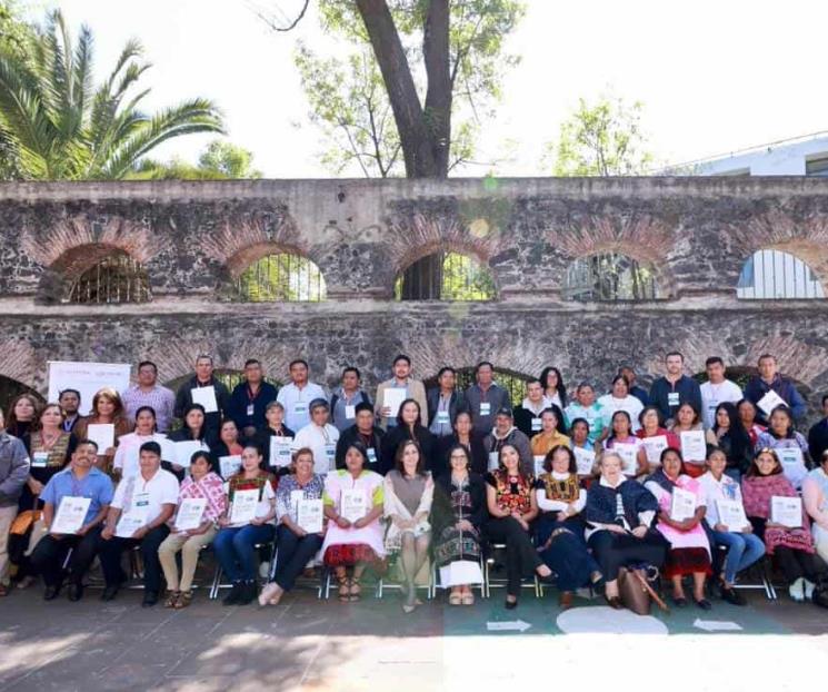 Reconocen a artistas tradicionales y los mejores nacimientos