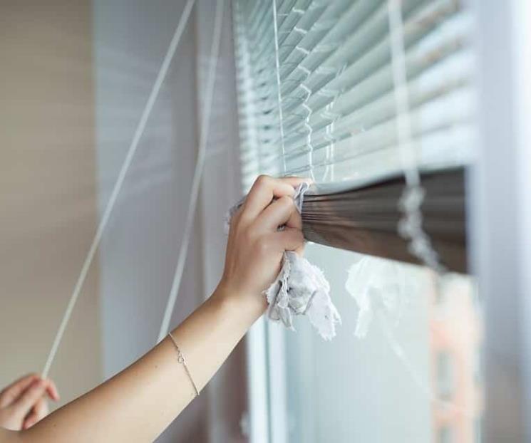 Mujeres contribuyen 2.6 veces más en las labores del hogar