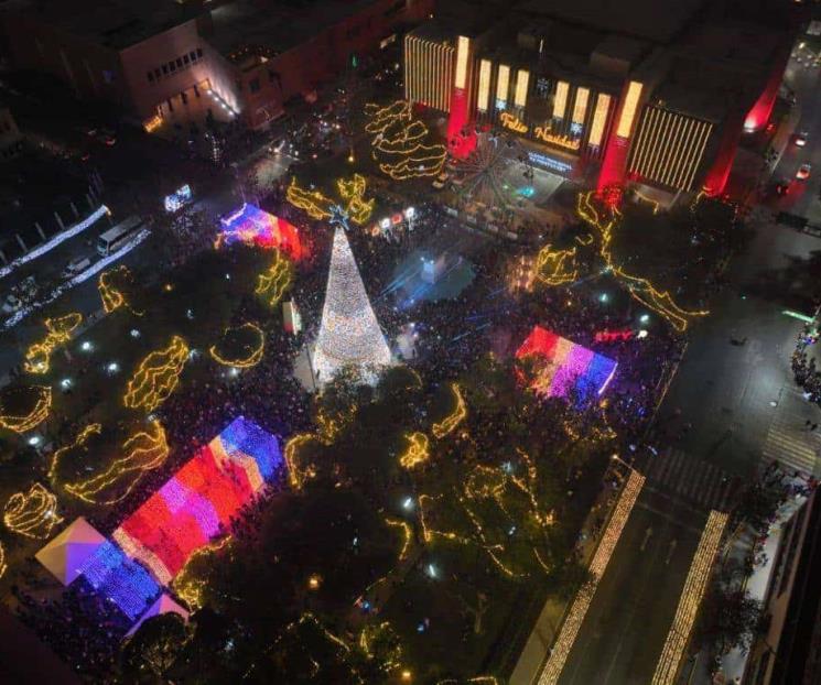 Enciende Monterrey su pino navideño