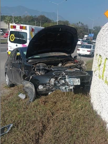 Resulta pareja herida en estrellamiento Resulta pareja herida en estrellamiento