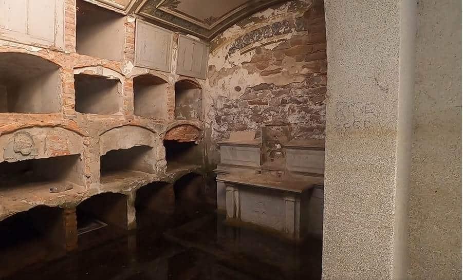 Esto encontraron en tumba de una monja en panteón El Saucito