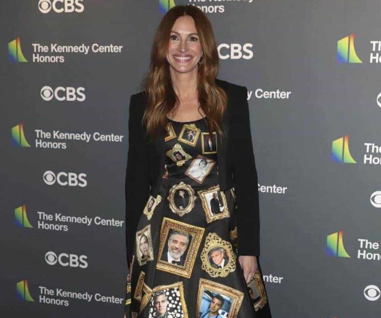 El loco vestido de Julia Roberts repleto de fotos de Clooney