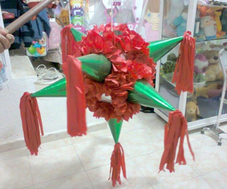 Conoce el significado de la tradicional piñata navideña