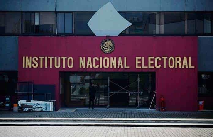 Empresarios refrendan respaldo a INE y Tribunal Electoral Empresarios refrendan respaldo a INE y Tribunal Electoral