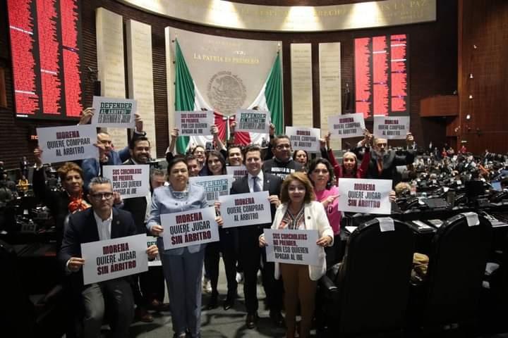 Celebra MC la caída de la Reforma Electoral