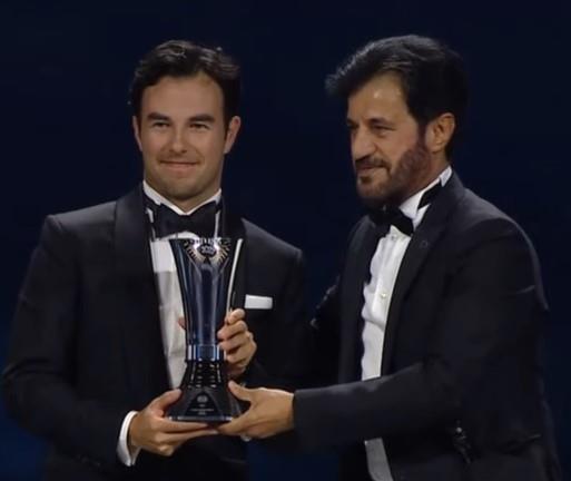 Premian a ‘Checo’ Pérez en gala de la FIA