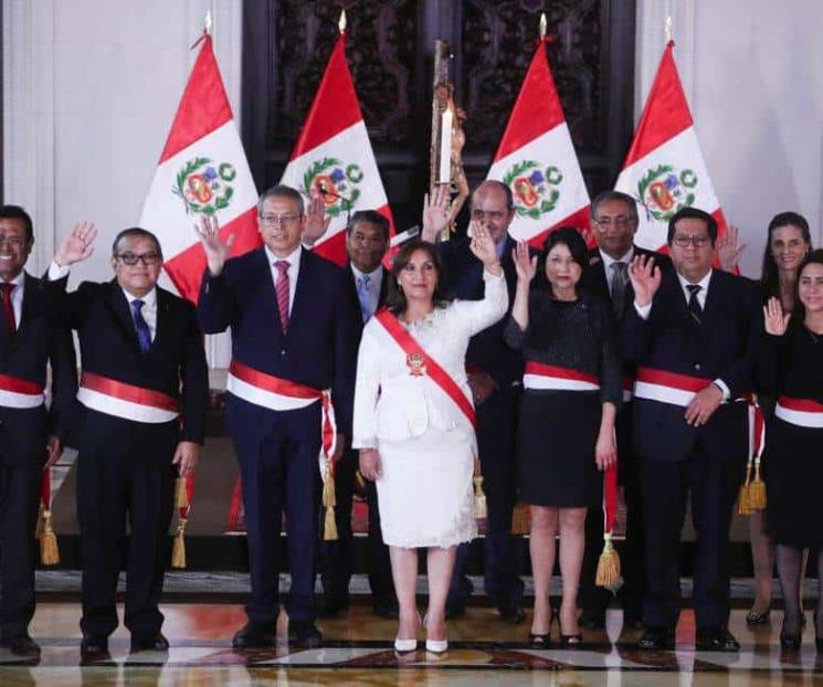 Juramenta presidenta peruana a su Gabinete Juramenta presidenta peruana a su Gabinete