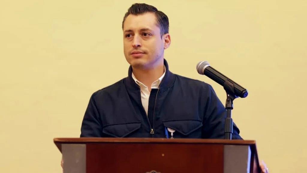 Viajará alcalde regio a Francia