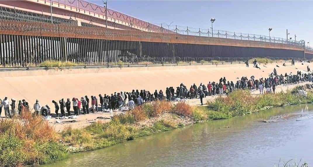 Cruzan cientos a Estados Unidos