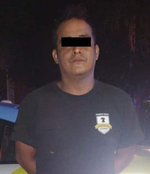 Riñe pareja; los detienen