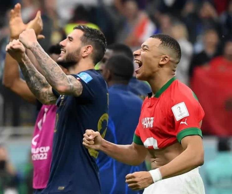 Disfruta Mbappé pase francés con jersey de Marruecos