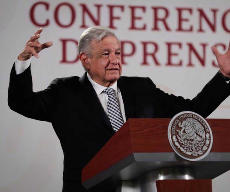 Invita AMLO a Bad Bunny a cantar gratis en el Zócalo Invita AMLO a Bad Bunny a cantar gratis en el Zócalo