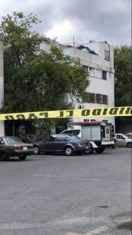 Investigan la muerte de una persona que fue encontrada sin vida, dentro de uno de los condominios Constitución