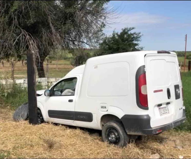Resulta herido en estrellamiento