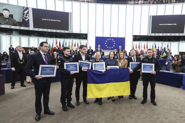 Conceden a Ucrania el Premio Sajarov