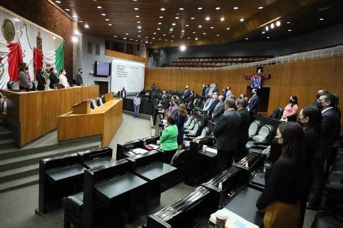 Extenderá Congreso un mes el periodo de sesiones Extenderá Congreso un mes el periodo de sesiones