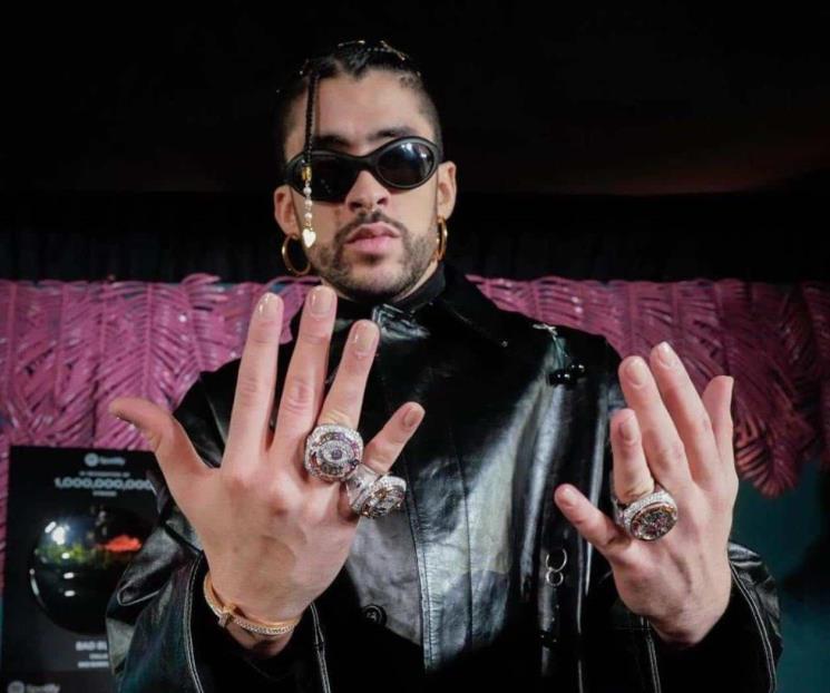 Le regala Spotify anillos a Bad Bunny por ser el número 1