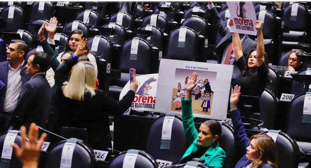 Diputados reciben minuta del Plan B electoral