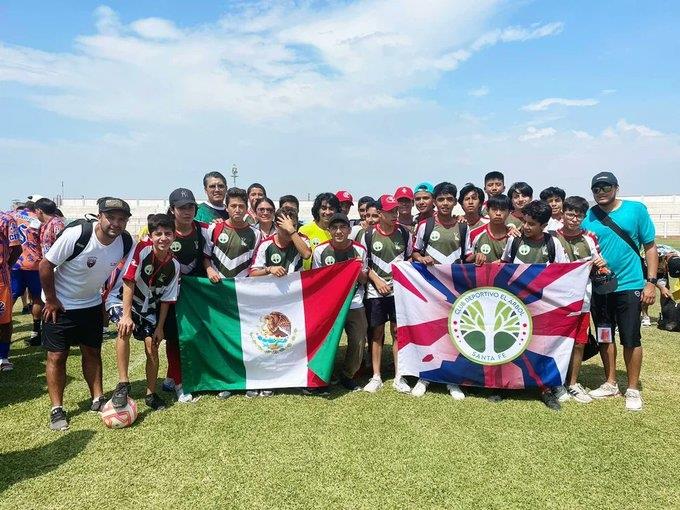 Más de 250 connacionales buscan salir de Perú