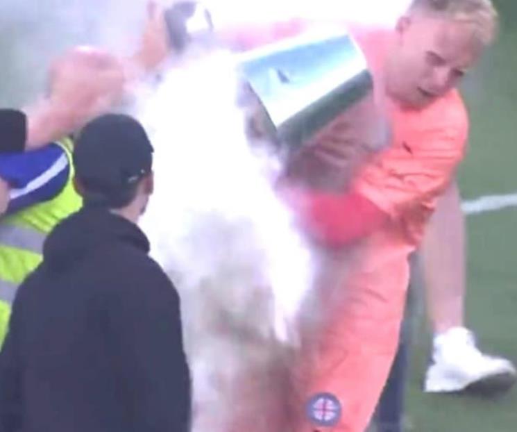 Agreden hinchas físicamente a portero en futbol australiano