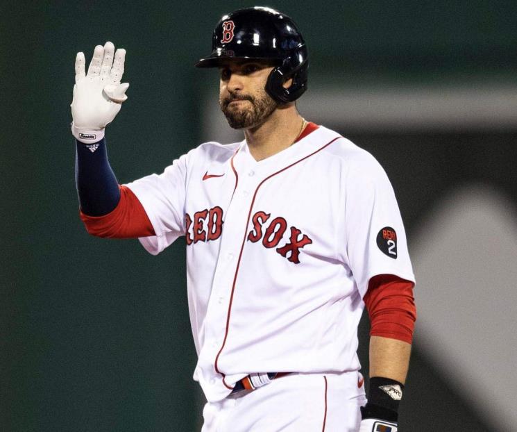 Firman los Dodgers por un año a J.D Martínez