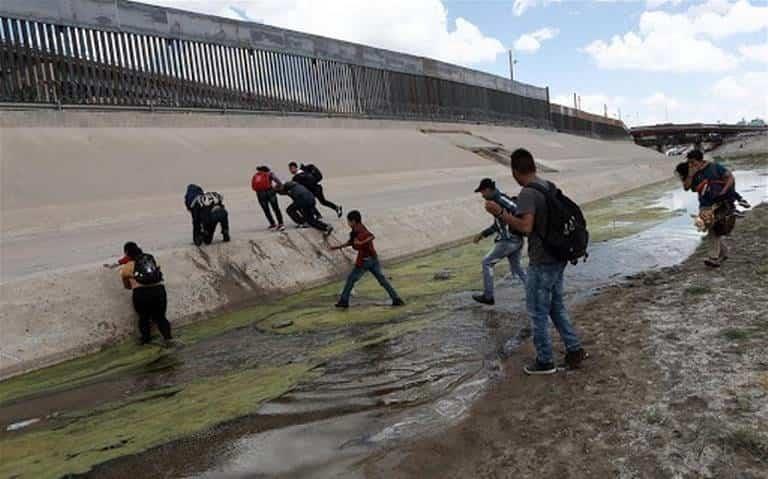 Declaran emergencia en El Paso por migrantes Declaran emergencia en El Paso por migrantes