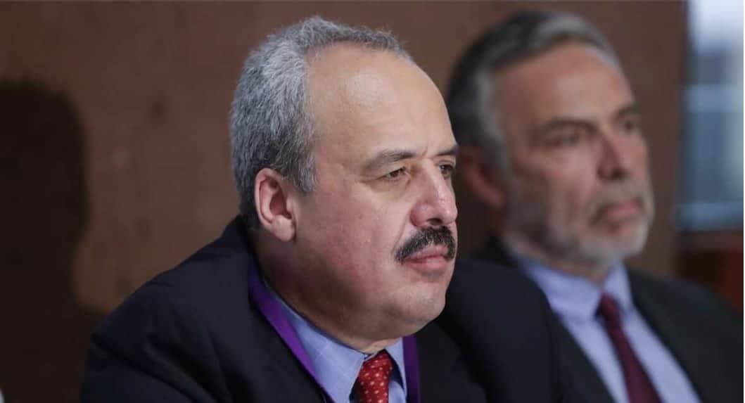 Rafael Espino se queda en Morena tras votar contra Plan B