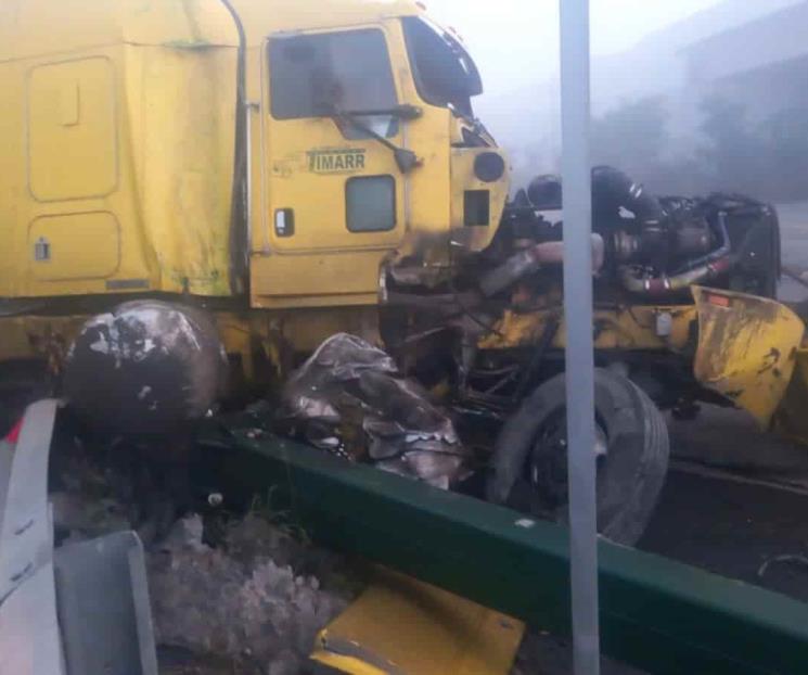 Sufre estrellamiento por culpa de la neblina