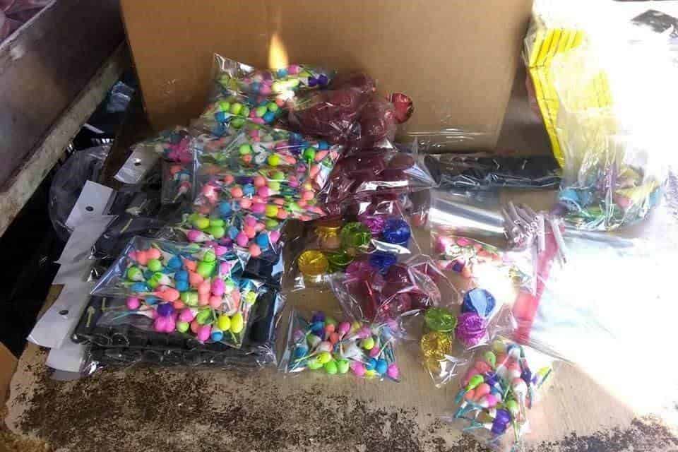 decomisaron más de tres mil juegos pirotécnicos, que estaban siendo comercializados en un negocio de novedades en Juárez