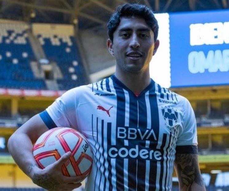 Presenta Rayados a Govea