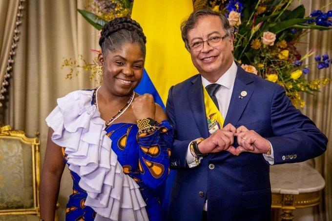 Busca Petro la “paz total” en una Colombia convulsa Busca Petro la “paz total” en una Colombia convulsa