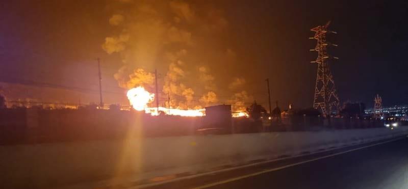 Explosión de toma clandestina en Hidalgo deja un muerto