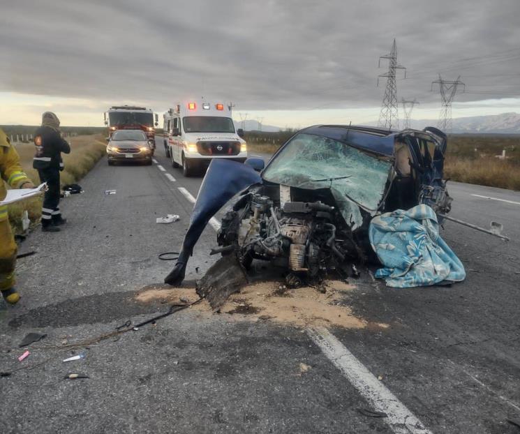 Deja choque frontal un muerto y seis lesionados
