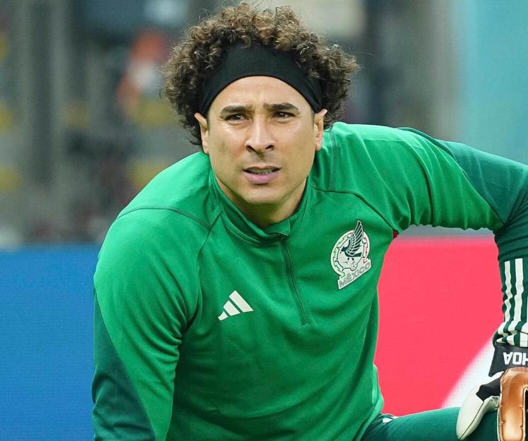Guillermo Ochoa llega a Italia para firmar con Salernitana