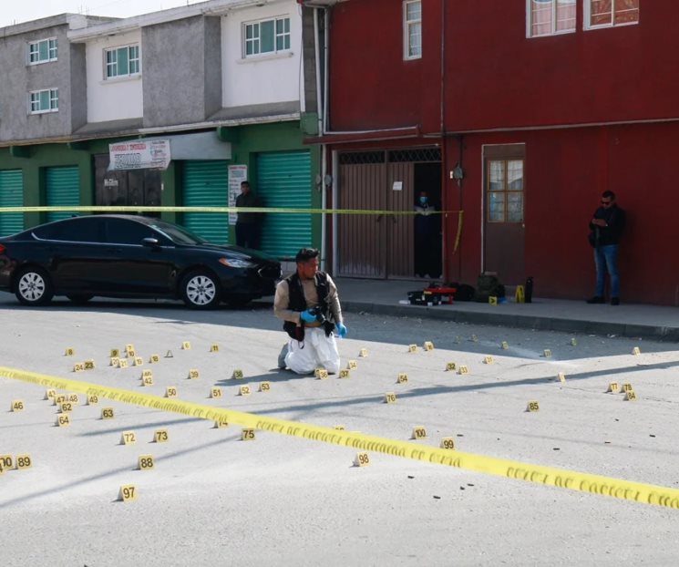 Hombres disparan más de 100 veces contra mujeres policías Hombres disparan más de 100 veces contra mujeres policías