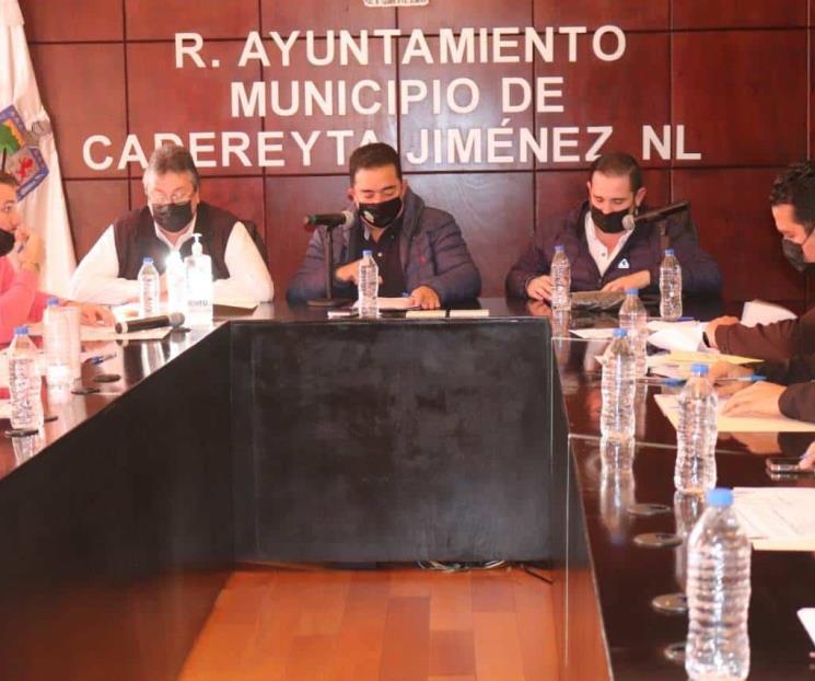 Continuará Cadereyta apoyando a las escuelas en 2023