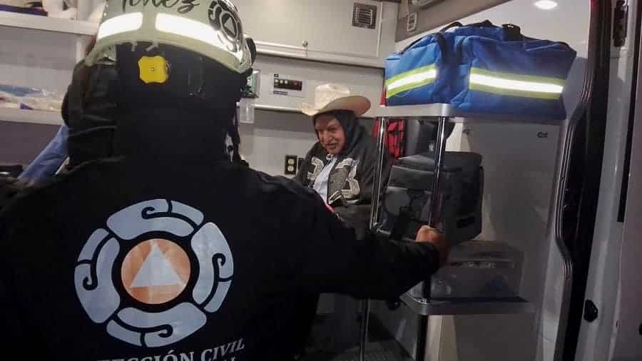 Ante la ola gélida que se registra en el estado, las corporaciones de auxilio, montaron un operativo, para apoyar a las familias de bajos recursos