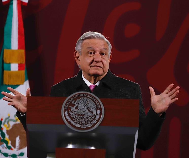 AMLO critica a periodistas que exigen alto a la violencia