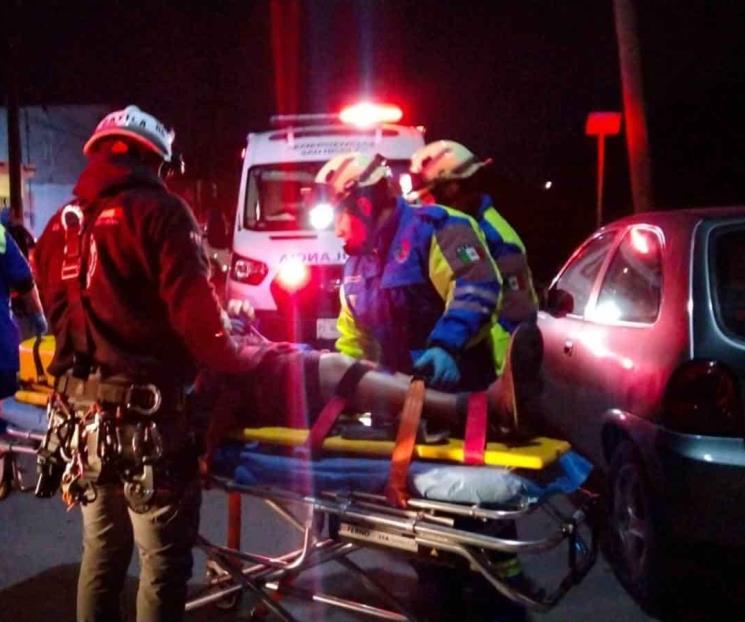 Cae anciano a arroyo